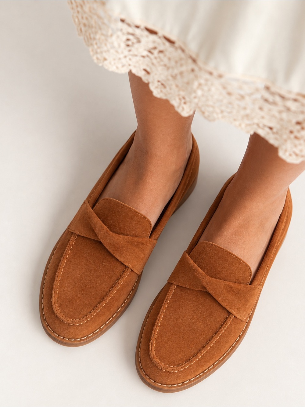 NWOB Brioso Clarence Suede Twisted Loafers Gingerbread Brown Sz 7